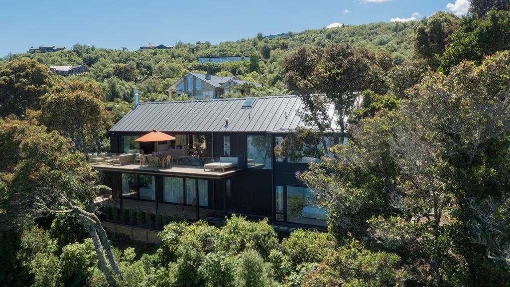 The Point Luxury Villa Taupo Exterior photo